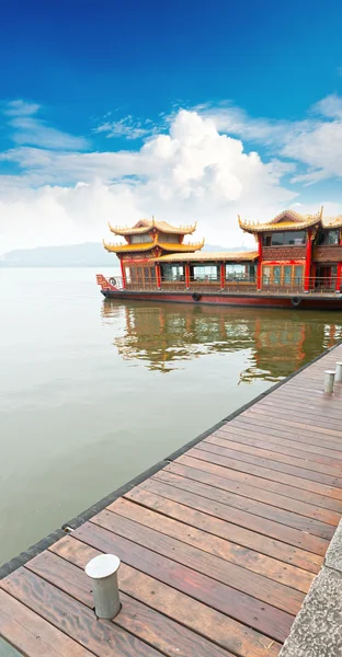 Traditional ship at the Xihu — Stock Photo, Image