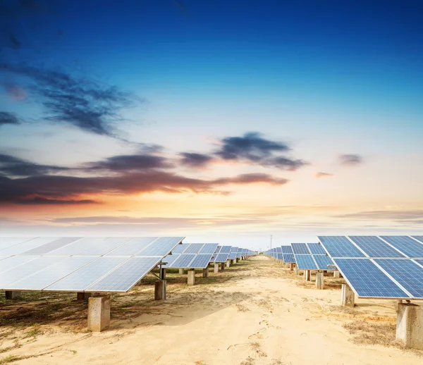 Paneles fotovoltaicos — Foto de Stock