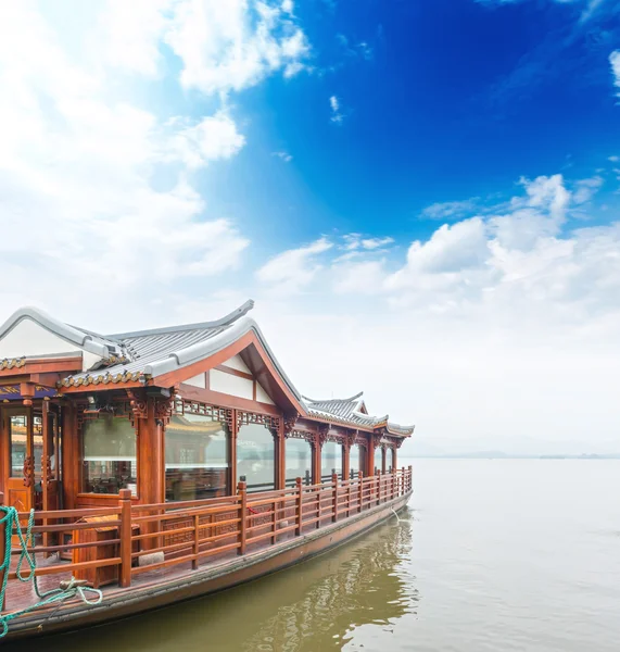 Traditional ship at the Xihu — Stock Photo, Image