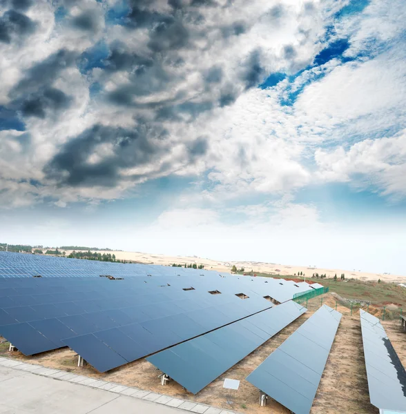 Paneles fotovoltaicos —  Fotos de Stock