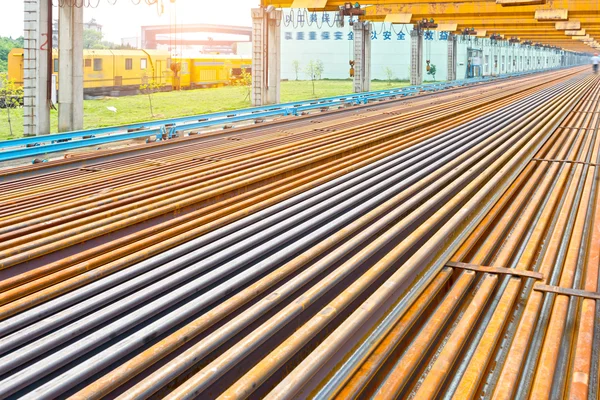 Rafta çelik borular