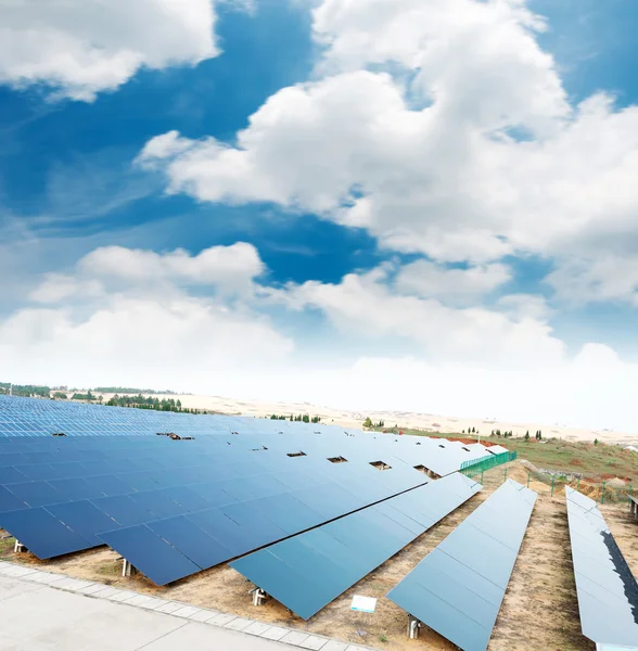 Paneles fotovoltaicos —  Fotos de Stock