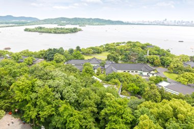 Batı Gölü ve Hangzhou kenti