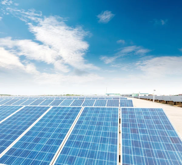 Paneles fotovoltaicos — Foto de Stock