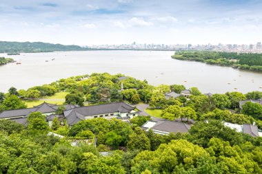 Batı Gölü ve Hangzhou kenti