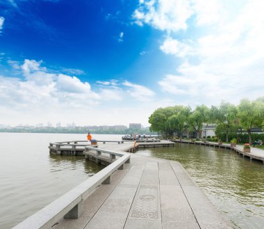 Hangzhou büyüleyici Batı Gölü