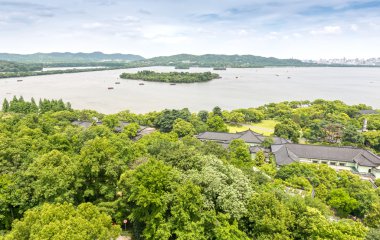 Hangzhou 'daki batı gölü.