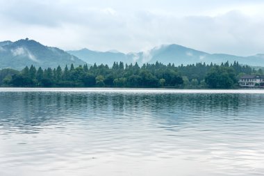 Hangzhou büyüleyici Batı Gölü
