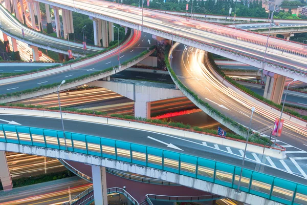 Shanghai uitwisseling viaduct en verhoogde weg — Stockfoto