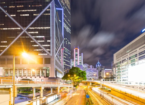 夜の香港での交通は — ストック写真