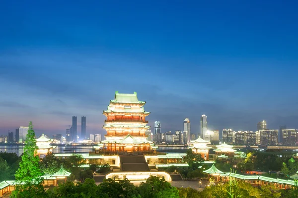 Pavilhão de Nanchang Tengwang à noite — Fotografia de Stock