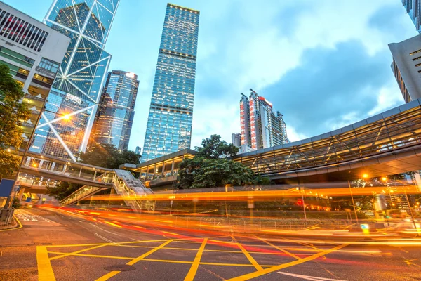 Lalu lintas di hong kong pada malam hari — Stok Foto