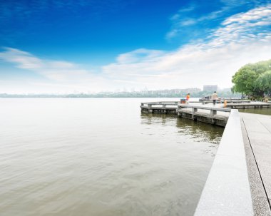 Hangzhou büyüleyici Batı Gölü