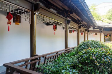 Çin 'deki klasik mimari koridoru.