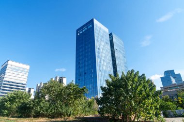 Şangay 'da modern bina geçmişi olan şehir parkı.