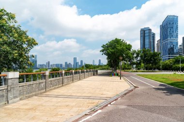 Şehrin gündüz görüntüsü ufuk çizgisi