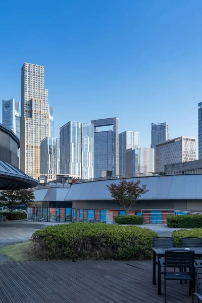 Gündüz şehir merkezindeki iş merkezinin ufuk çizgisi