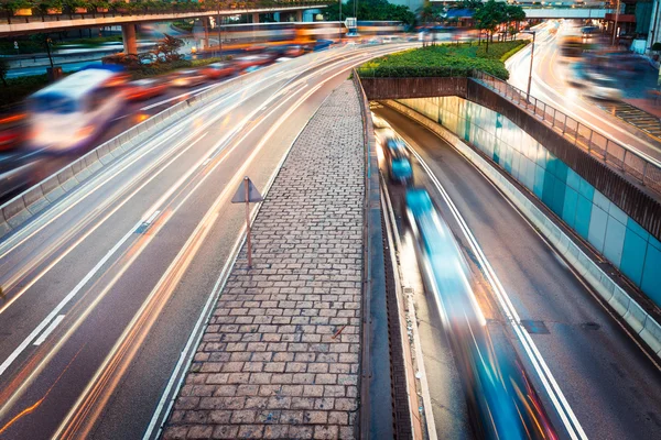 Trafik i Hong kong på natten — Stockfoto