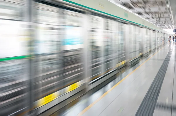 Train fast moving at subway station — Stock Photo, Image