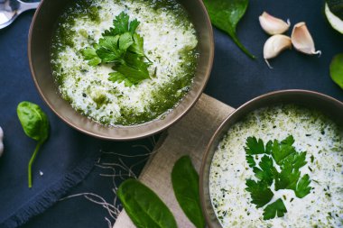 Ispanak ve sarımsak çorbası