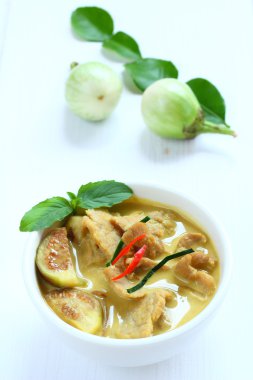 Yeşil köri yemekleri.