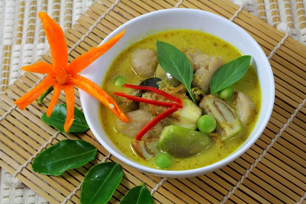 Curry verde bola de peixe . — Fotografia de Stock