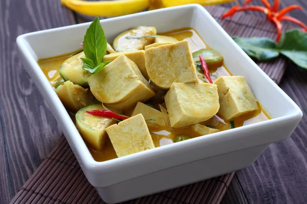 Zielone curry Tofu pokarm roślinny. — Zdjęcie stockowe