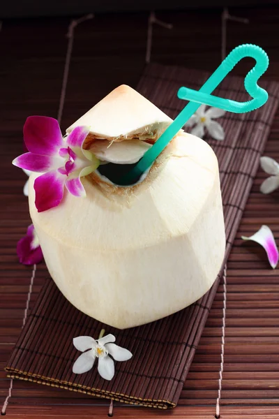 Frescura zumo de coco . —  Fotos de Stock