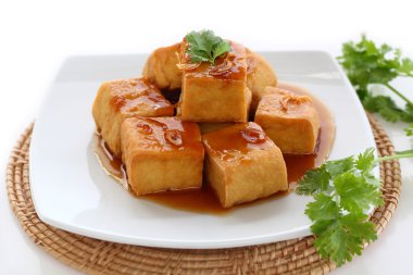 Tatlı ve ekşi tofu.