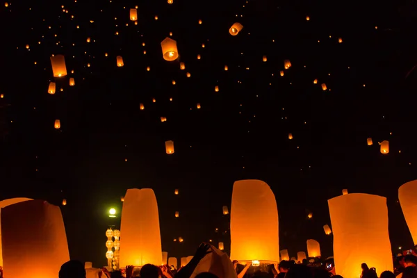 Yeepeng Lanna międzynarodowego festiwalu jest ceremonii buddyjskiej Obrazek Stockowy