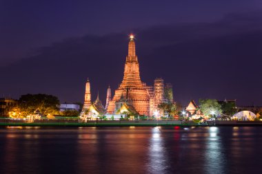 WAT Arun Ratchawararam Ratchawaramahawihan (Wat Arun)