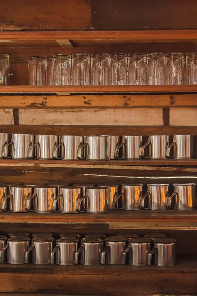 Étagères en verre en bois . Photo De Stock