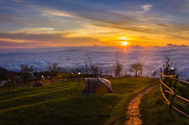 Manzara deniz sis Dağı'nda.