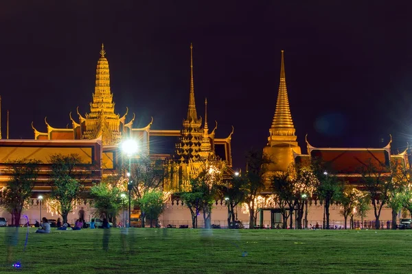 Wat Phra Kaew (Wat Phra Si Rattana Satsadaram) —  Fotos de Stock