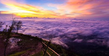Panorama manzara deniz sis Dağı'nda.