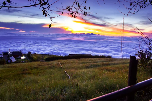 Manzara deniz sis Dağı'nda.