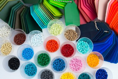 Birkaç boyalı plastik, polimer baglerinde