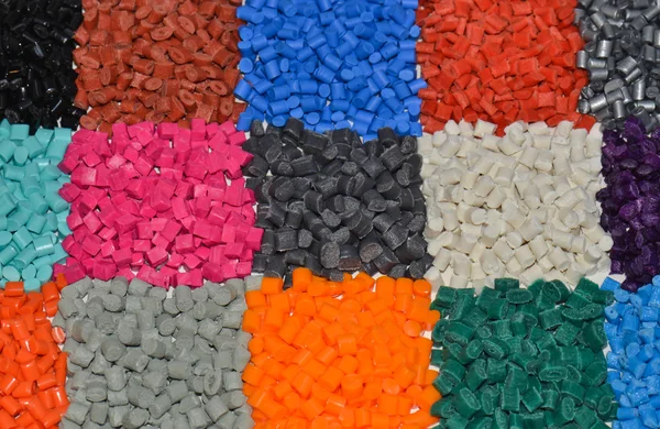 Laboratuvarda boyalı plastik, polimer baglerinde