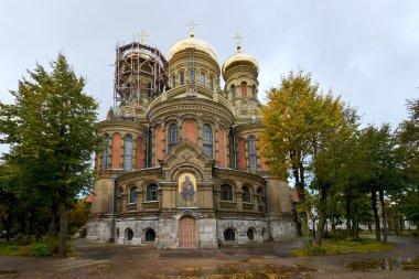 Kutsal teslis Kilisesi