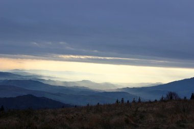 Görünümünden Cwilin tepe - Beskid Wyspowy, Polonya