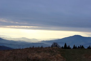 Görünümünden Cwilin tepe - Beskid Wyspowy, Polonya