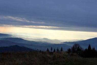 Görünümünden Cwilin tepe - Beskid Wyspowy, Polonya
