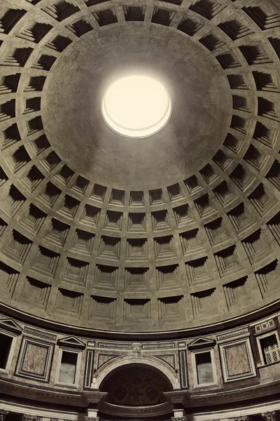 Pandangan dalam negeri Pantheon di Roma, Italia . — Stok Foto