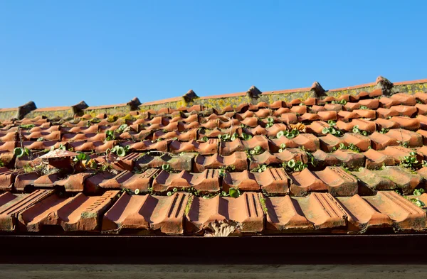 Rode dak tegel van de oude stad — Stockfoto