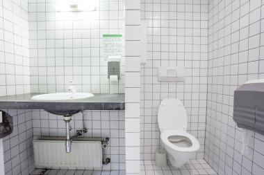 tuvalet ve lavabolar
