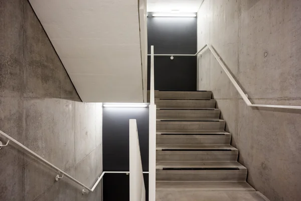 Treppenhaus im Neubau — Stockfoto