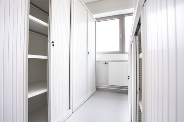 Dolapları whit Sürgülü Kapılar