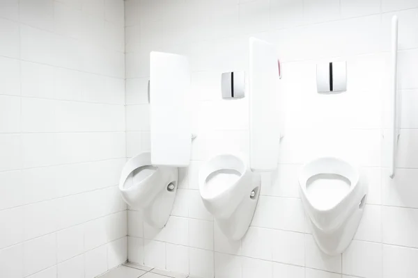 Urinal na parede — Fotografia de Stock