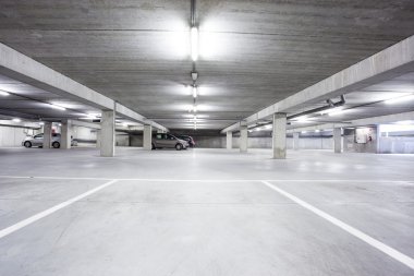 bir yeraltı otoparkı