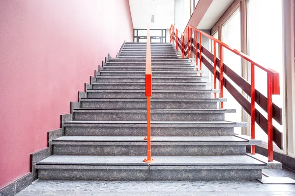 Trap in een gebouw — Stockfoto